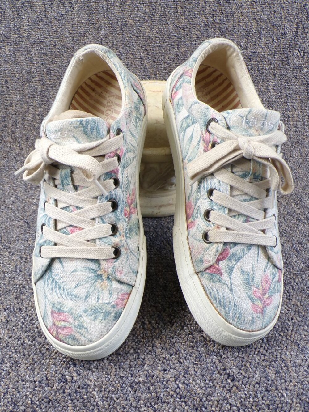 Taos Plim Soul Floral Canvas Women's Size 8.5 Lace Up Comfort Sneakers Good Cond